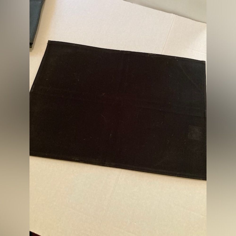 Placemats Bed Bath & Beyond Faux Leather Black 13” x 18” Lot of 6 Home Decor - Picture 2 of 8